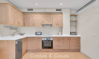 Statige luxe mansion in Andalusische stijl met zeezicht in de golfvallei van Nueva Andalucia, Marbella 779154 