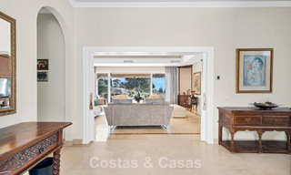 Statige luxe mansion in Andalusische stijl met zeezicht in de golfvallei van Nueva Andalucia, Marbella 779157 