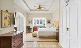 Statige luxe mansion in Andalusische stijl met zeezicht in de golfvallei van Nueva Andalucia, Marbella 779160 