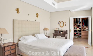 Statige luxe mansion in Andalusische stijl met zeezicht in de golfvallei van Nueva Andalucia, Marbella 779187 