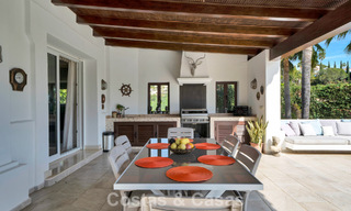 Statige luxe mansion in Andalusische stijl met zeezicht in de golfvallei van Nueva Andalucia, Marbella 779211 