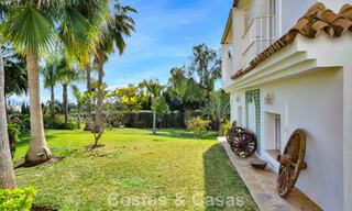 Statige luxe mansion in Andalusische stijl met zeezicht in de golfvallei van Nueva Andalucia, Marbella 779215 