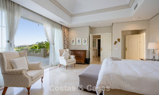 Statige luxe mansion in Andalusische stijl met zeezicht in de golfvallei van Nueva Andalucia, Marbella 779221 