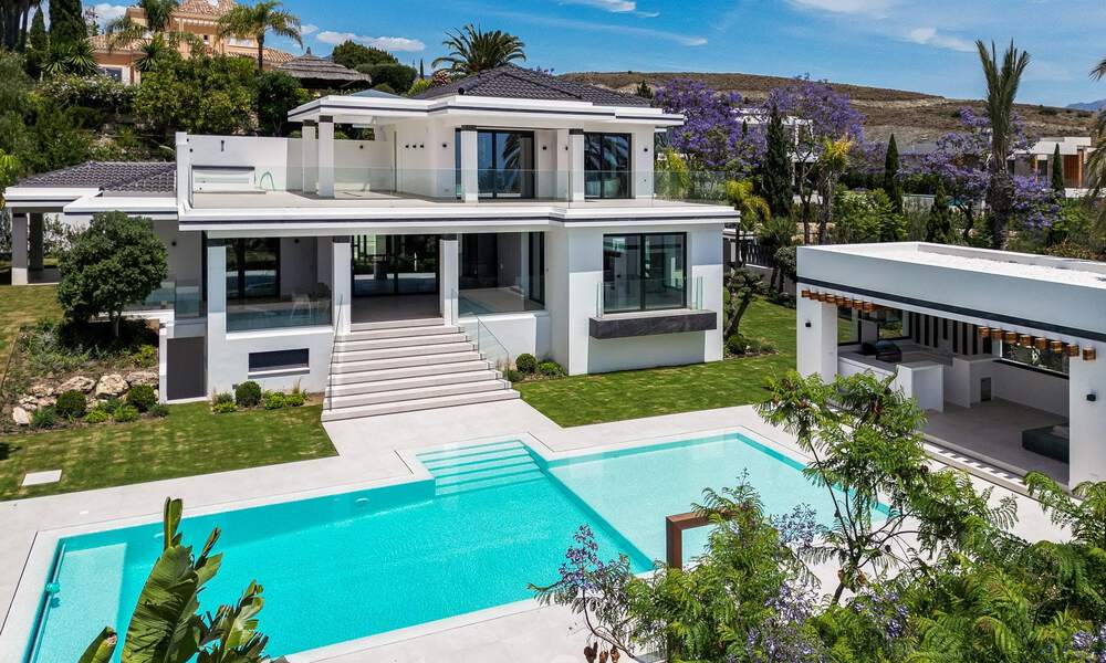 Nieuwe, modernistische designervilla te koop met uitzicht op de golfbaan in een golfresort, Marbella - Benahavis 55430