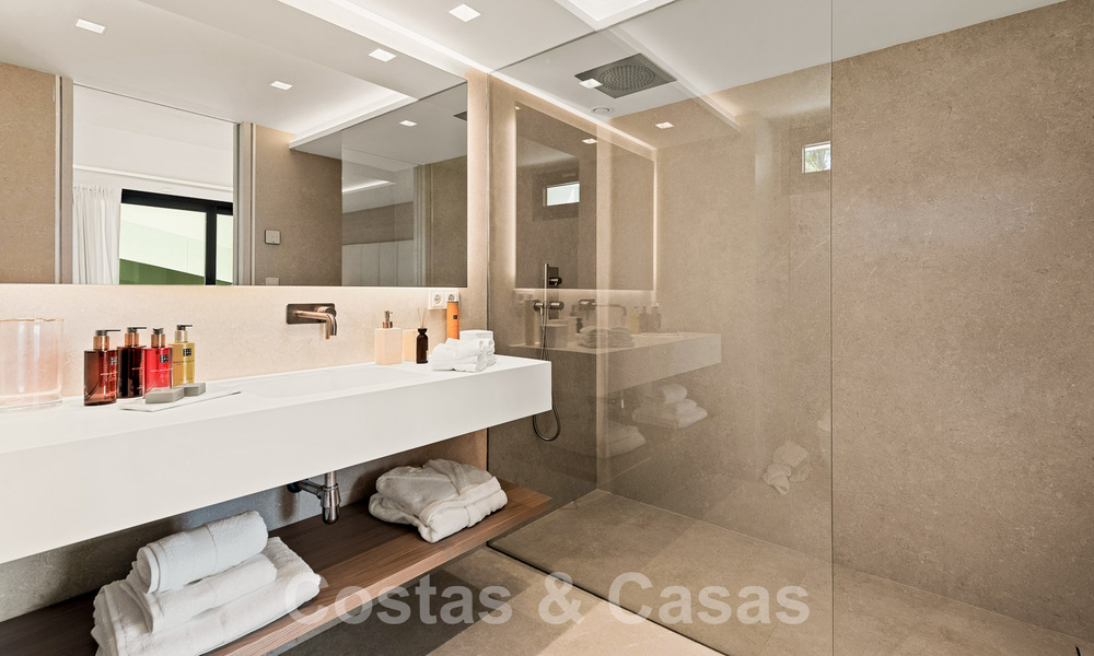 Nieuwe, modernistische designervilla te koop met uitzicht op de golfbaan in een golfresort, Marbella - Benahavis 55501