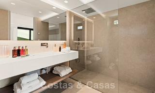 Nieuwe, modernistische designervilla te koop met uitzicht op de golfbaan in een golfresort, Marbella - Benahavis 55501 