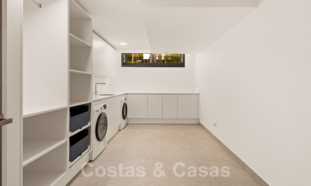 Nieuwe, modernistische designervilla te koop met uitzicht op de golfbaan in een golfresort, Marbella - Benahavis 55502