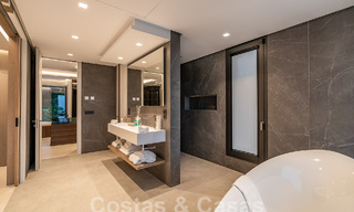 Nieuwe, modernistische designervilla te koop met uitzicht op de golfbaan in een golfresort, Marbella - Benahavis 55516 