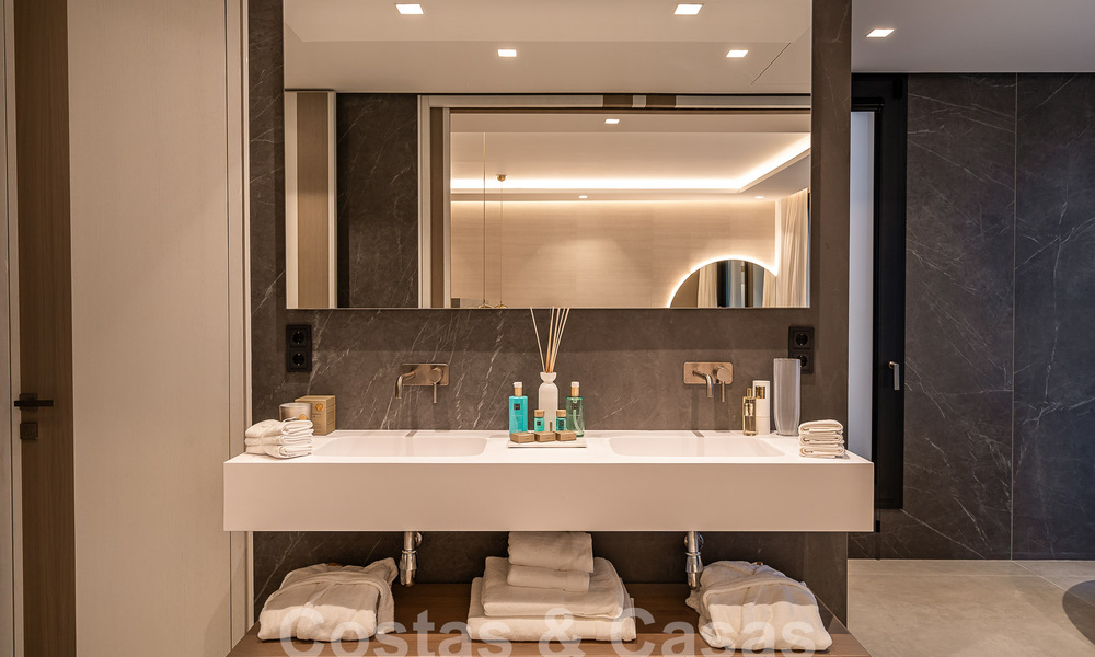 Nieuwe, modernistische designervilla te koop met uitzicht op de golfbaan in een golfresort, Marbella - Benahavis 55517