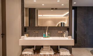 Nieuwe, modernistische designervilla te koop met uitzicht op de golfbaan in een golfresort, Marbella - Benahavis 55517 