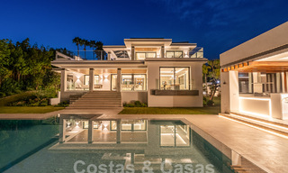 Nieuwe, modernistische designervilla te koop met uitzicht op de golfbaan in een golfresort, Marbella - Benahavis 55548 