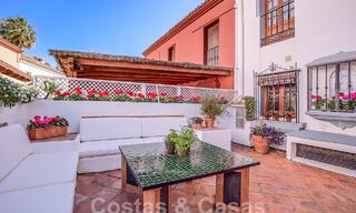 Prachtig, pittoresk huis te koop, ondergedompeld in Andalusische charme op een steenworp van het strand in Guadalmina Baja, Marbella 55389 