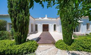 Mediterrane gelijkvloerse luxevilla te koop in een afgeschermde woonwijk op de Golden Mile in Marbella 55746 