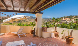 Luxueus duplex penthouse te koop in een gated complex omringd door de golfbaan in Marbella - Benahavis 56009 