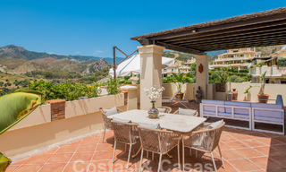 Luxueus duplex penthouse te koop in een gated complex omringd door de golfbaan in Marbella - Benahavis 56024 