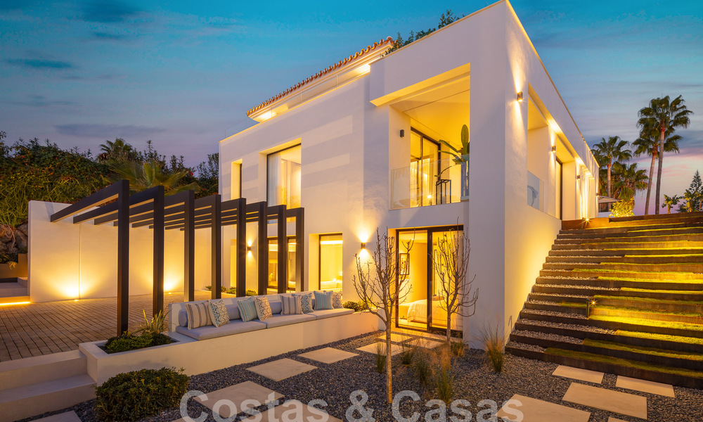 Eersteklas gerenoveerde villa in moderne stijl te koop in het hartje van Nueva Andalucia’ golfvallei, Marbella 56040