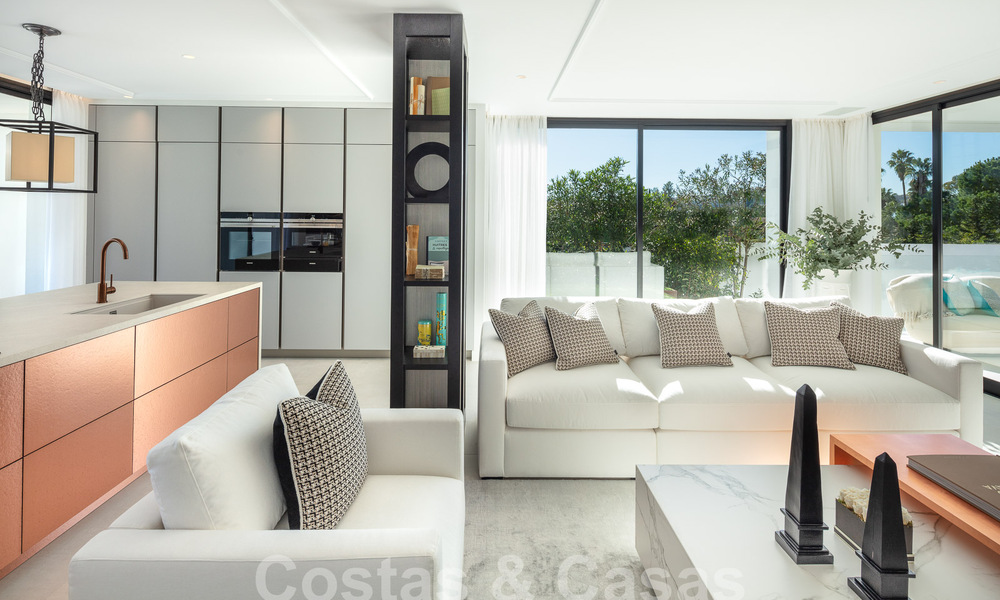 Eersteklas gerenoveerde villa in moderne stijl te koop in het hartje van Nueva Andalucia’ golfvallei, Marbella 56057