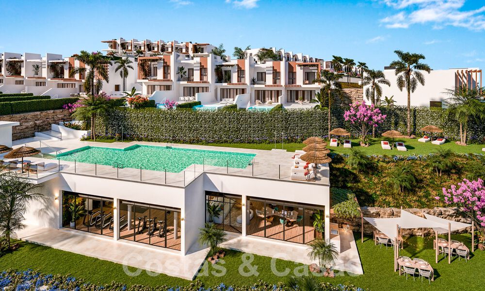 Nieuwbouwproject bestaande uit rijwoningen te koop, op een steenworp van de Golf Club in Mijas Costa, Costa del Sol 61200