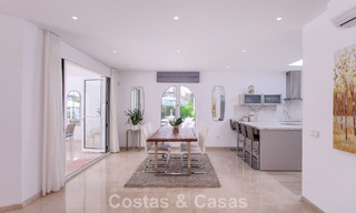 Stijlvolle, gelijkvloerse villa te koop op loopafstand van het strand op de New Golden Mile tussen Marbella en Estepona 56488 