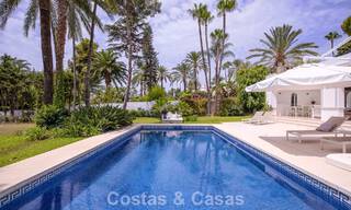 Stijlvolle, gelijkvloerse villa te koop op loopafstand van het strand op de New Golden Mile tussen Marbella en Estepona 56502 