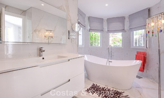 Stijlvolle, gelijkvloerse villa te koop op loopafstand van het strand op de New Golden Mile tussen Marbella en Estepona 56507 