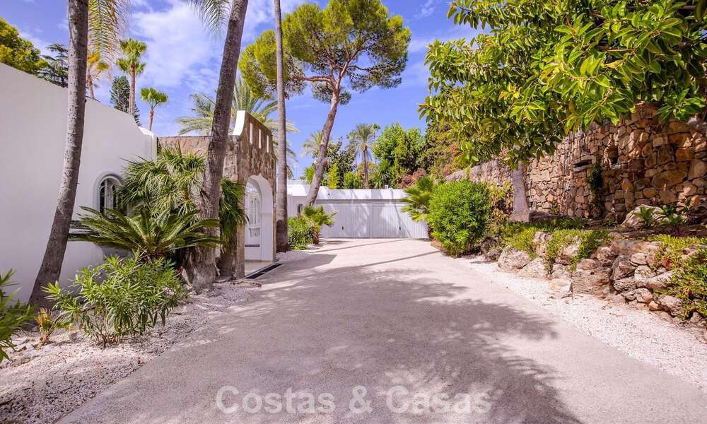 Stijlvolle, gelijkvloerse villa te koop op loopafstand van het strand op de New Golden Mile tussen Marbella en Estepona 56515