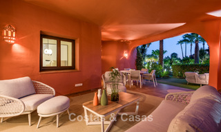 Luxe tuinappartement te koop in een eerstelijnsstrand complex op de New Golden Mile tussen Marbella en Estepona centrum 56645 