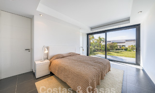 Modernistische luxevilla te koop met zeezicht in vijfsterren golfresort te Marbella - Benahavis 56756 