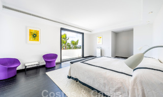 Modernistische luxevilla te koop met zeezicht in vijfsterren golfresort te Marbella - Benahavis 56762 
