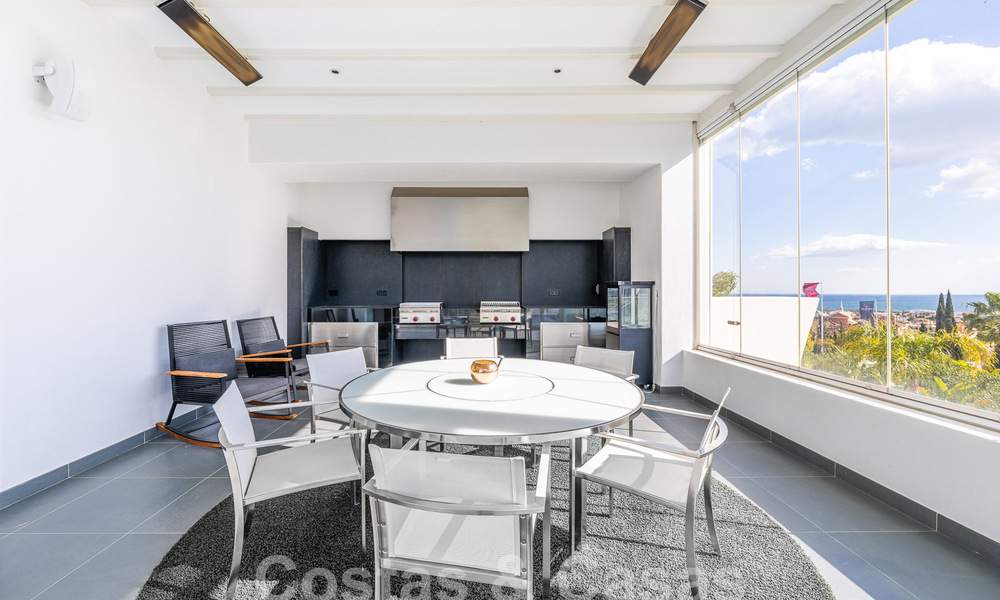 Modernistische luxevilla te koop met zeezicht in vijfsterren golfresort te Marbella - Benahavis 56765