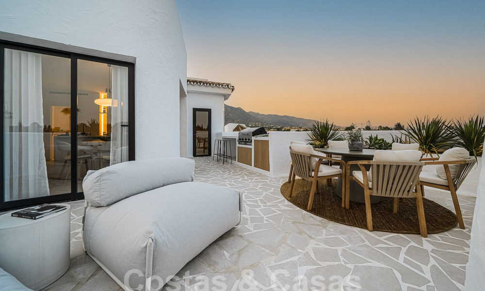 Hoogwaardig gerenoveerd luxepenthouse te koop in Scandinavische stijl, met ruim terras, op de Golden Mile van Marbella 56828