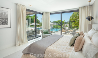Moderne, symmetrische luxevilla te koop op een steenworp van de golfbanen van Nueva Andalucia’s vallei, Marbella 56185 