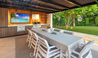 Moderne, symmetrische luxevilla te koop op een steenworp van de golfbanen van Nueva Andalucia’s vallei, Marbella 56215 