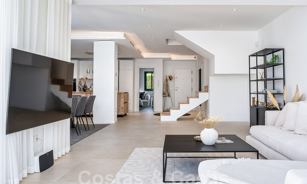 Prachtige, halfvrijstaande luxe woning te koop met privézwembad, op loopafstand van het strand en centrum van San Pedro, Marbella 56773