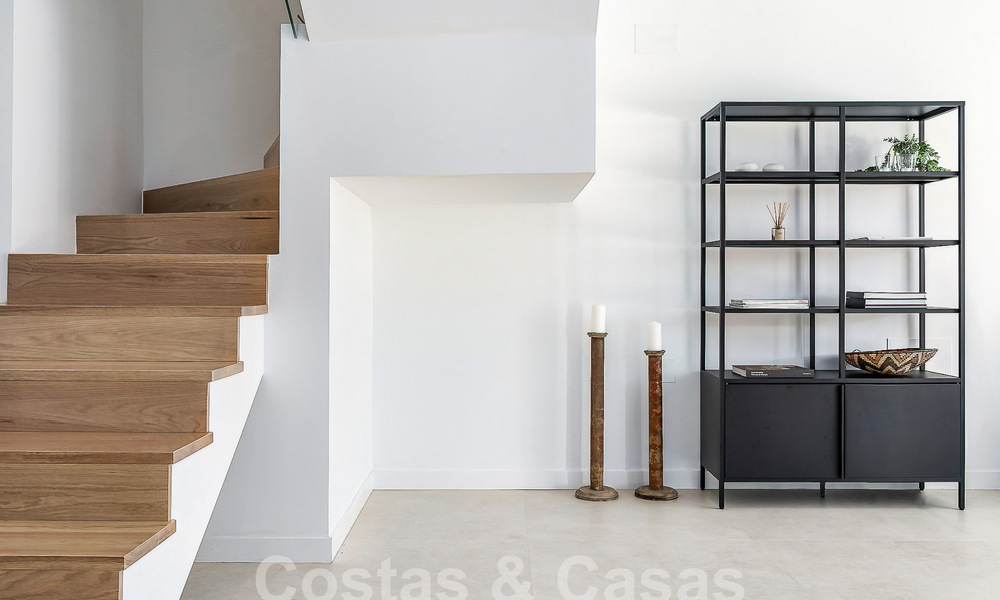 Prachtige, halfvrijstaande luxe woning te koop met privézwembad, op loopafstand van het strand en centrum van San Pedro, Marbella 56774