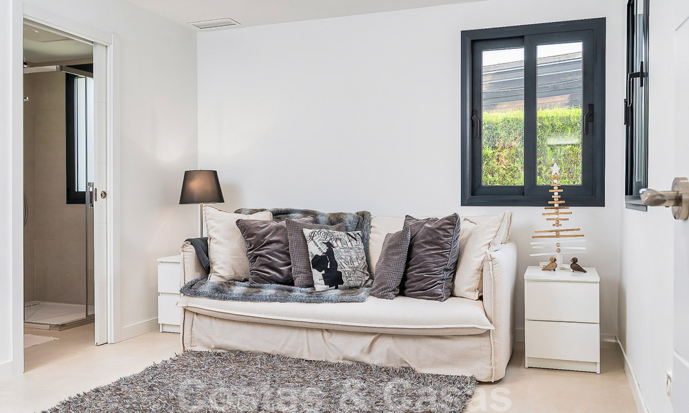 Prachtige, halfvrijstaande luxe woning te koop met privézwembad, op loopafstand van het strand en centrum van San Pedro, Marbella 56776