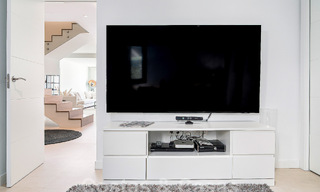 Prachtige, halfvrijstaande luxe woning te koop met privézwembad, op loopafstand van het strand en centrum van San Pedro, Marbella 56777 