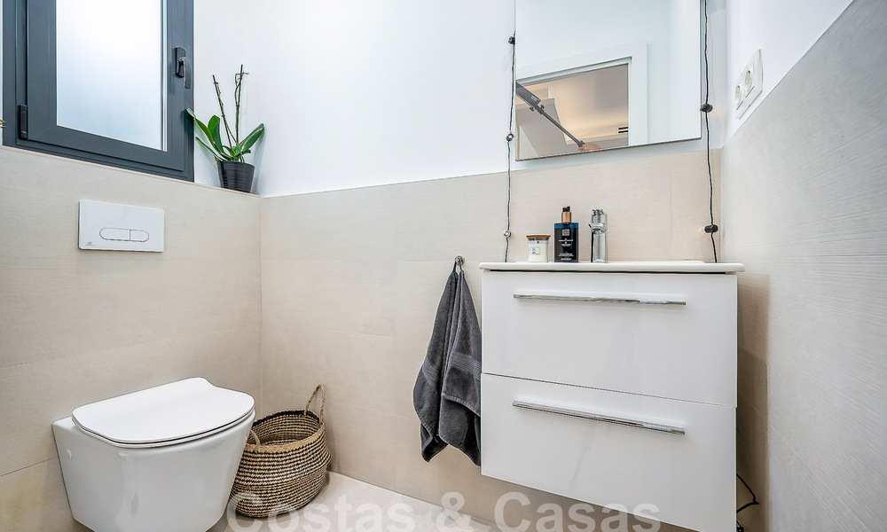 Prachtige, halfvrijstaande luxe woning te koop met privézwembad, op loopafstand van het strand en centrum van San Pedro, Marbella 56781