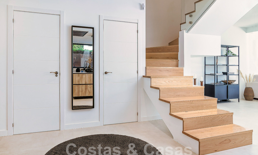 Prachtige, halfvrijstaande luxe woning te koop met privézwembad, op loopafstand van het strand en centrum van San Pedro, Marbella 56782