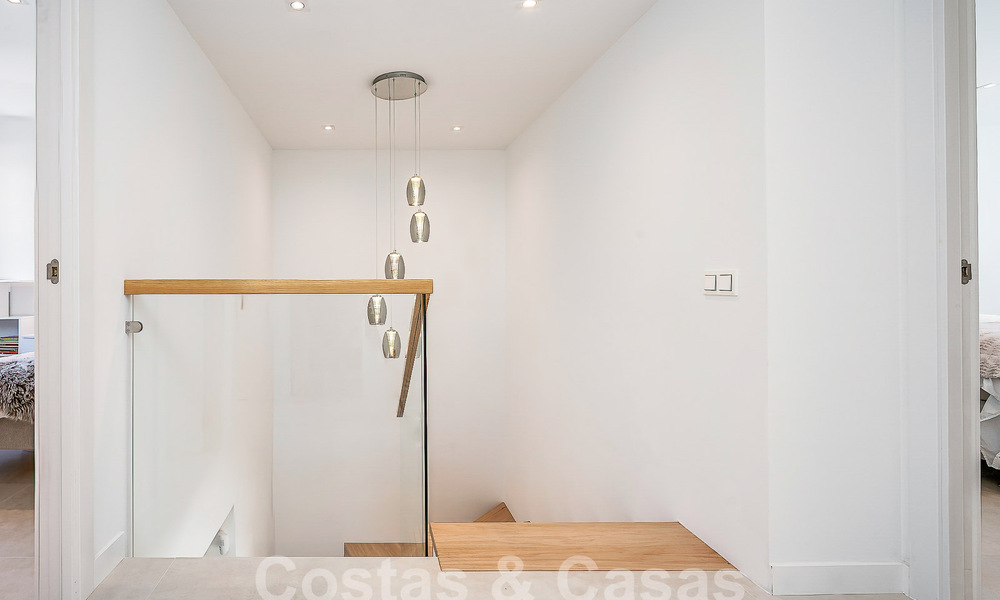 Prachtige, halfvrijstaande luxe woning te koop met privézwembad, op loopafstand van het strand en centrum van San Pedro, Marbella 56783