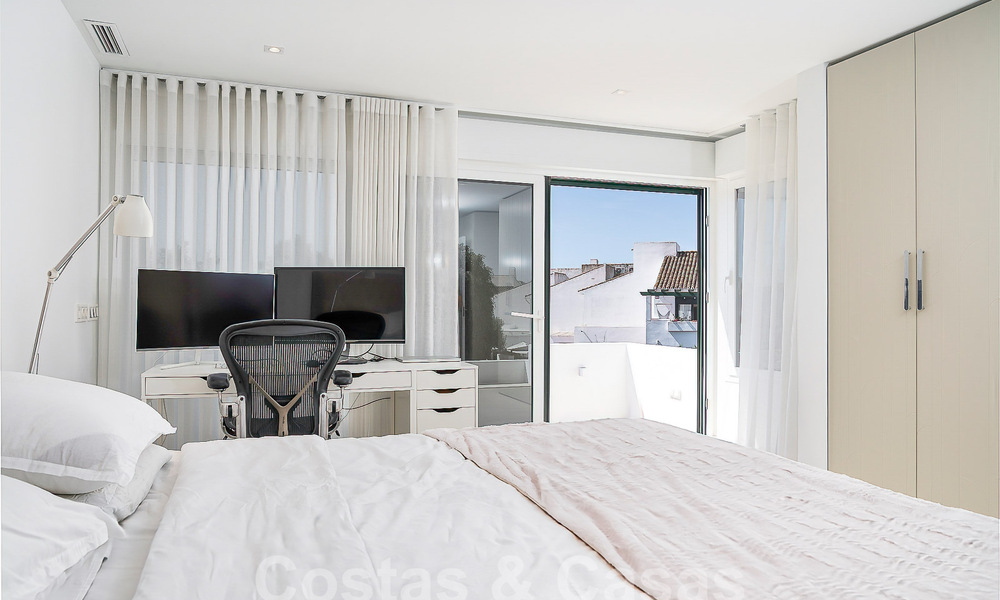 Prachtige, halfvrijstaande luxe woning te koop met privézwembad, op loopafstand van het strand en centrum van San Pedro, Marbella 56789