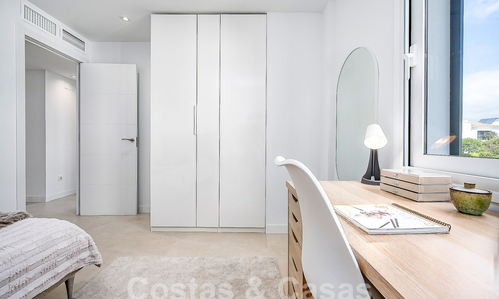 Prachtige, halfvrijstaande luxe woning te koop met privézwembad, op loopafstand van het strand en centrum van San Pedro, Marbella 56792