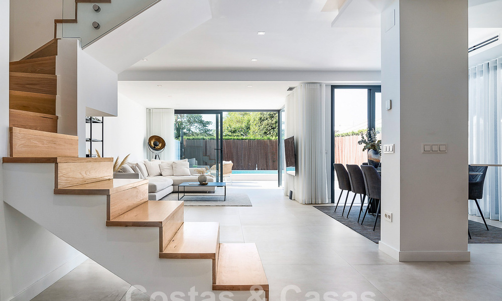 Prachtige, halfvrijstaande luxe woning te koop met privézwembad, op loopafstand van het strand en centrum van San Pedro, Marbella 56799