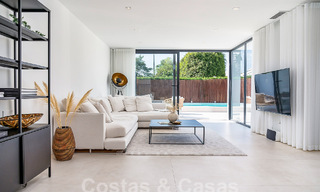 Prachtige, halfvrijstaande luxe woning te koop met privézwembad, op loopafstand van het strand en centrum van San Pedro, Marbella 56800 