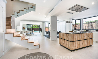 Prachtige, halfvrijstaande luxe woning te koop met privézwembad, op loopafstand van het strand en centrum van San Pedro, Marbella 56802 