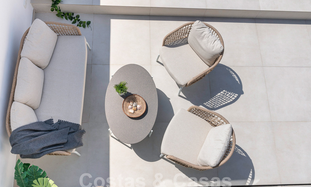 Prachtige, halfvrijstaande luxe woning te koop met privézwembad, op loopafstand van het strand en centrum van San Pedro, Marbella 56804