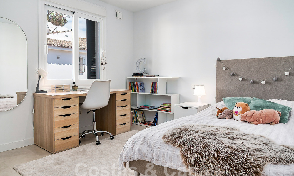 Prachtige, halfvrijstaande luxe woning te koop met privézwembad, op loopafstand van het strand en centrum van San Pedro, Marbella 56805