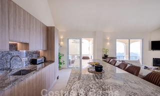 Spaanse luxevilla te koop met panoramisch zeezicht in een gated community in de heuvels van Marbella 57317 