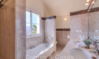 Spaanse luxevilla te koop met panoramisch zeezicht in een gated community in de heuvels van Marbella 57321 