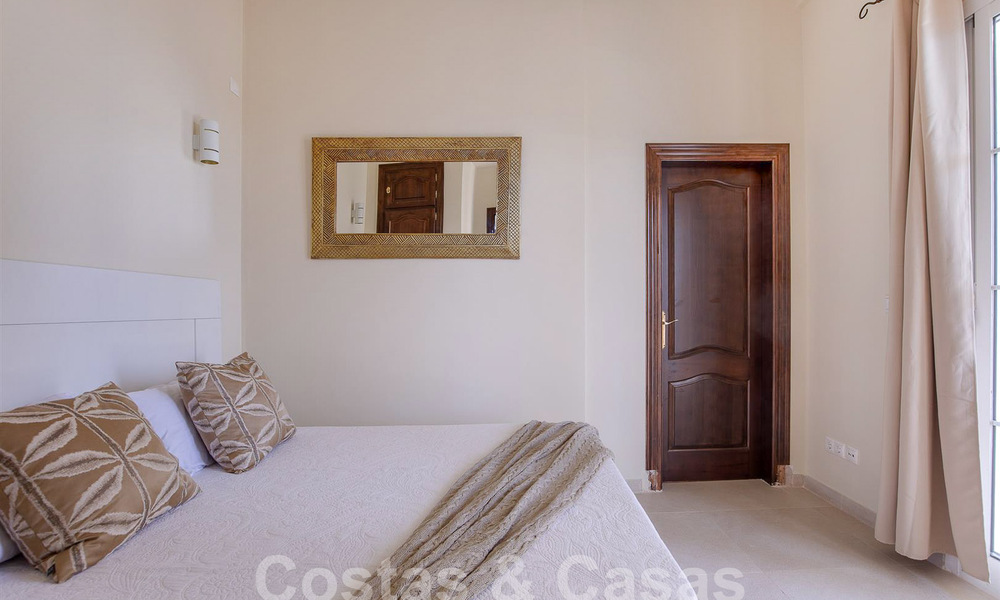 Spaanse luxevilla te koop met panoramisch zeezicht in een gated community in de heuvels van Marbella 57327